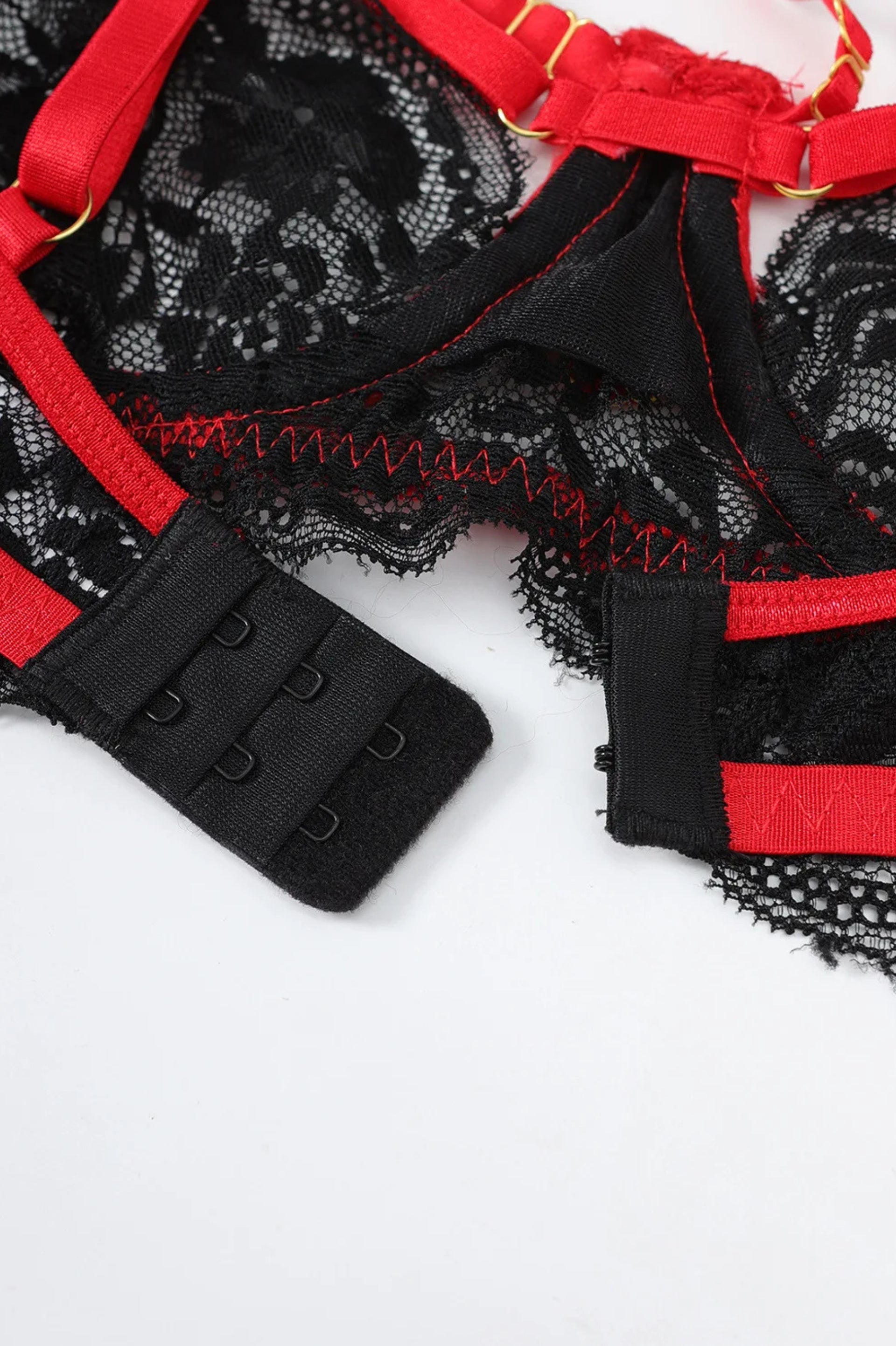 Roselyn Night’s Sexy Lingerie Set | Seductive Black & Red Patchwork
